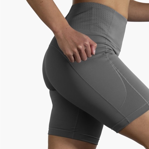 Brooks Women’s Method 8" Short Tight black - Picture 4 of 5